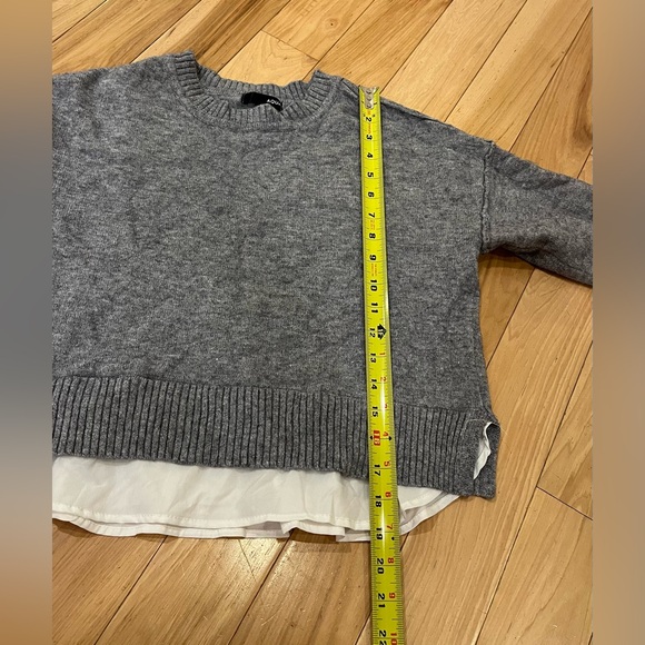 Aqua Brand Grey and White Layered Long Sleeve Sweater - Women’s Size Small - Picture 5 of 6